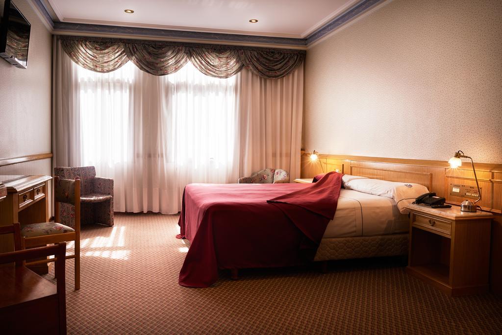 Gran Hotel Ailen Buenos Aires Phòng bức ảnh